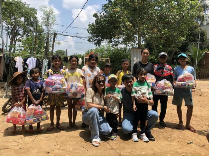 Trao quà cho bà con khó khăn và học sinh vượt khó tại Bình Phước (14/05/2022)